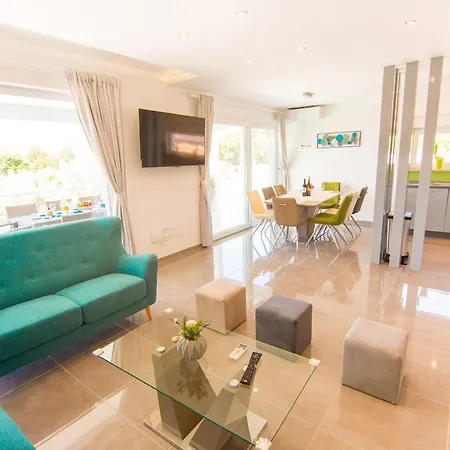 With Pool And Mesmerizing Sea View Villa Fazana