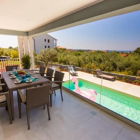 With Pool And Mesmerizing Sea View * Fazana