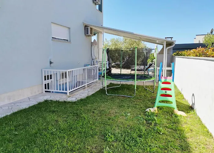 Villa With Pool And Mesmerizing Sea View Fažana