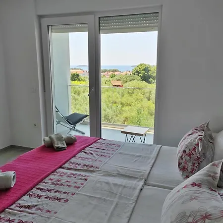 Villa With Pool And Mesmerizing Sea View *